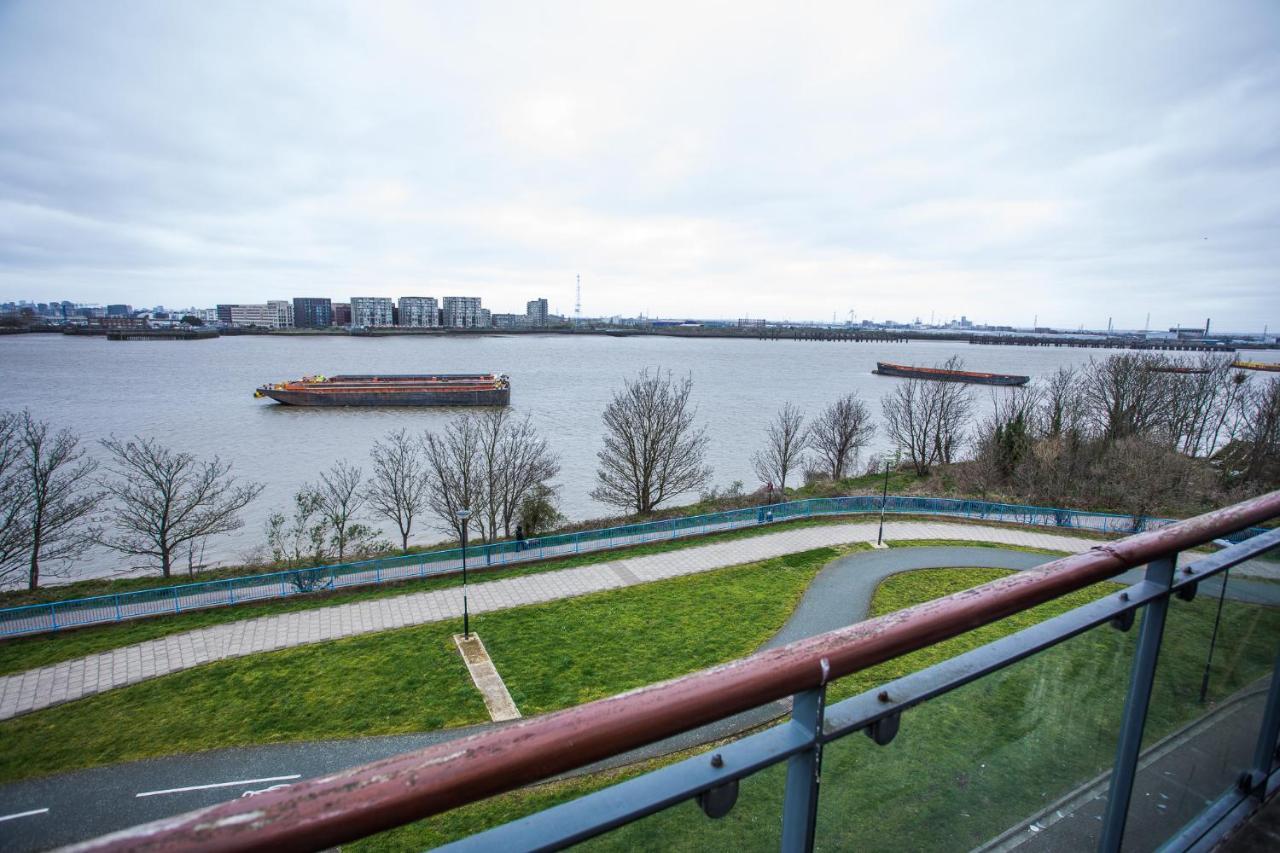Apartament Remarkable 2-bed With Sea View Londra