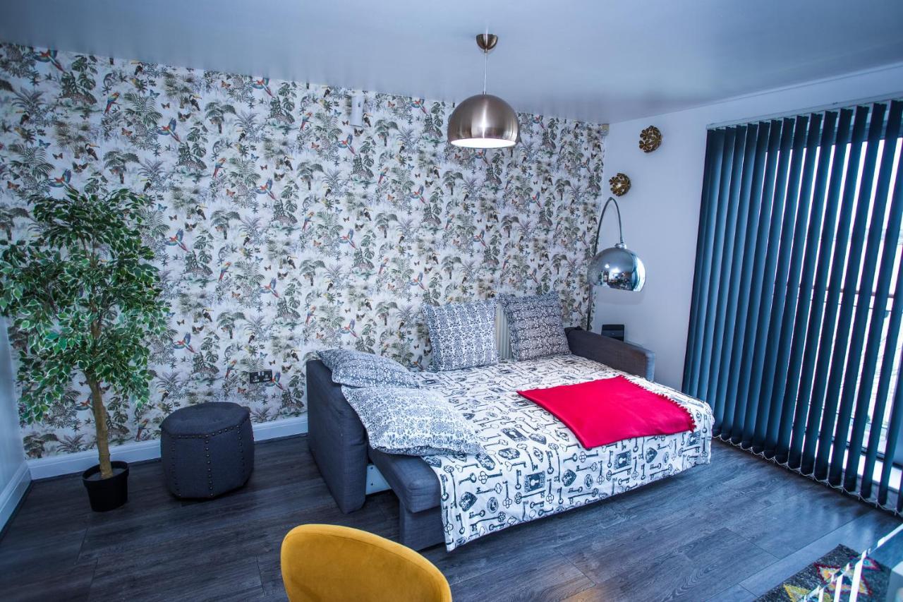Remarkable 2-bed With Sea View Apartament