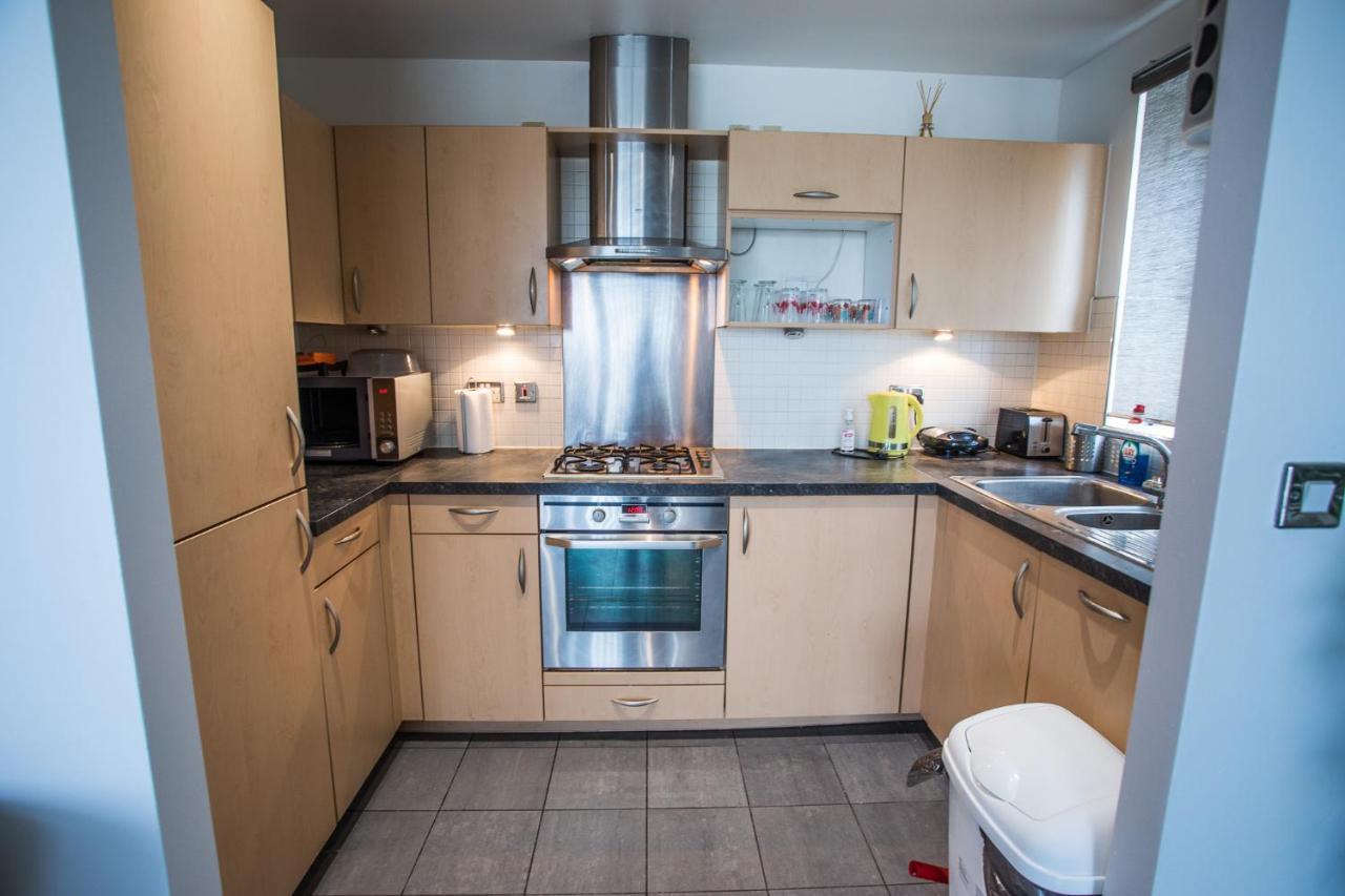 Remarkable 2-bed With Sea View Londra