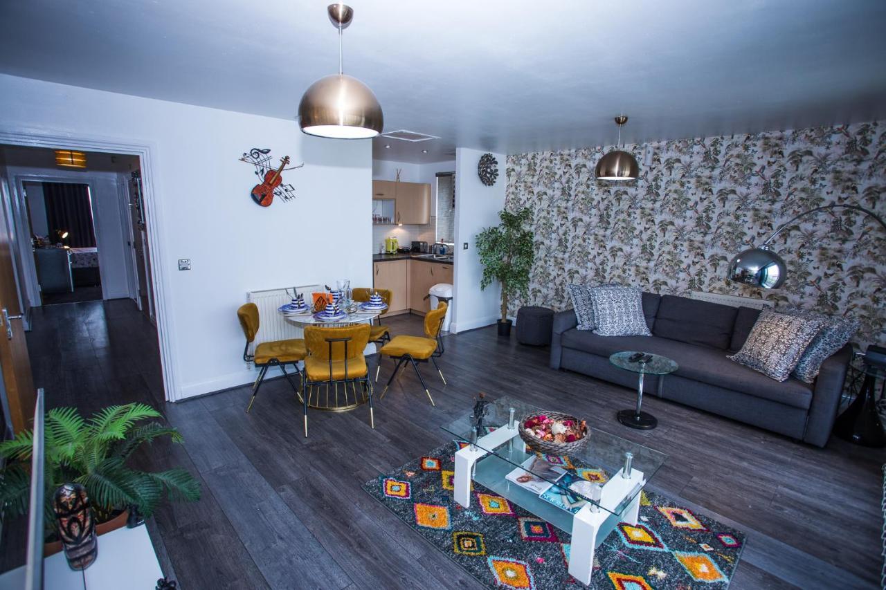 Remarkable 2-bed With Sea View * Londra