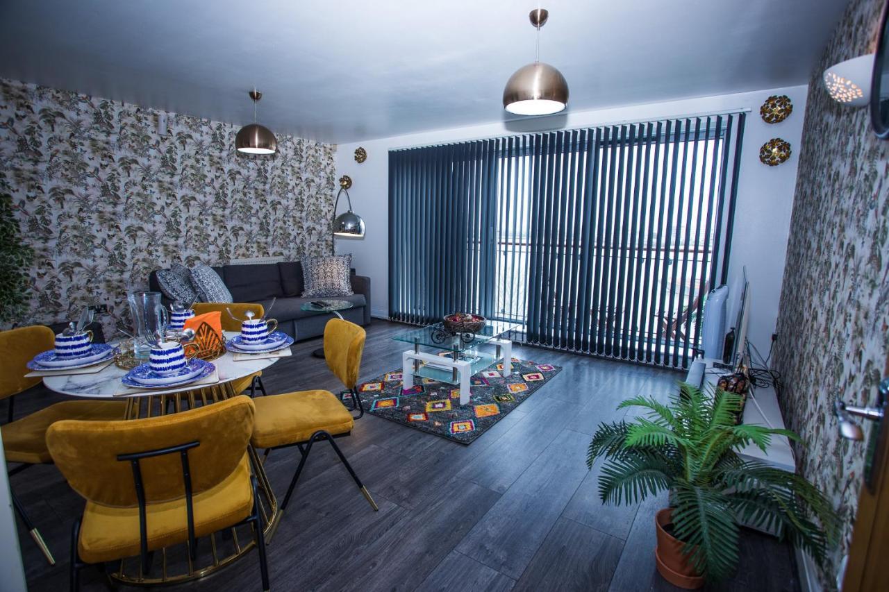Remarkable 2-bed With Sea View Londra