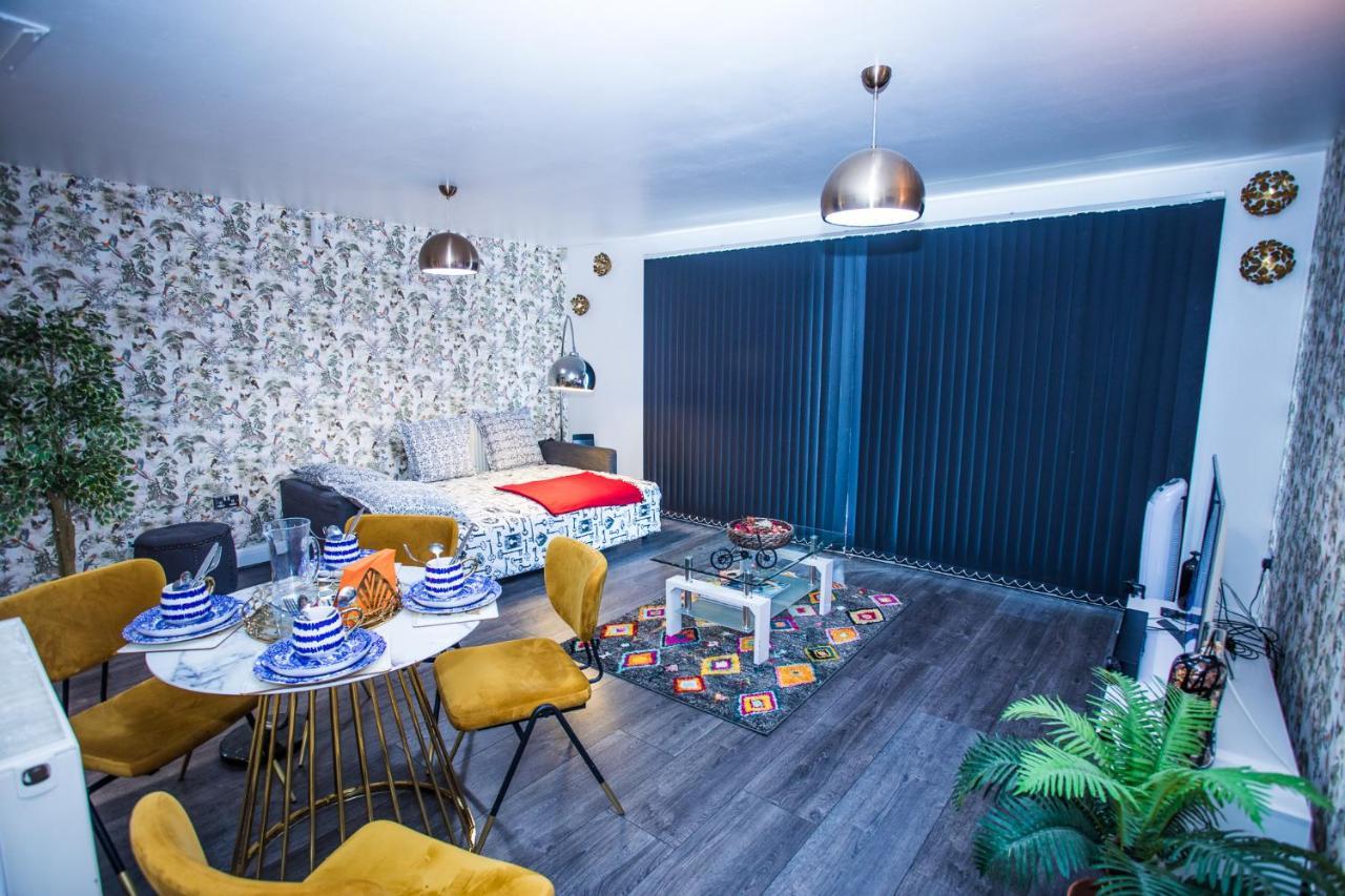 Remarkable 2-bed With Sea View Londra
